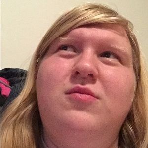 Meet your Posher, Cecilia